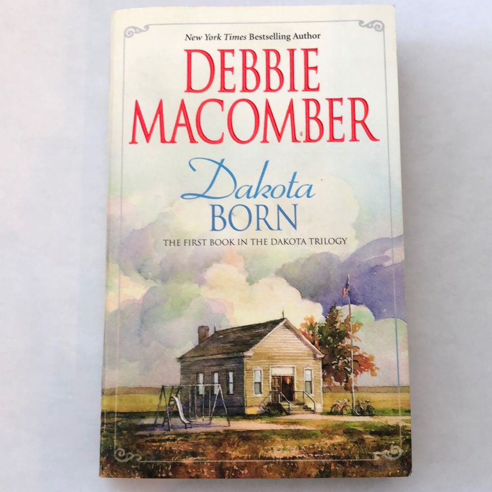 ⭐️5 for $15⭐️ Dakota Born by Debbie Macomber | Book